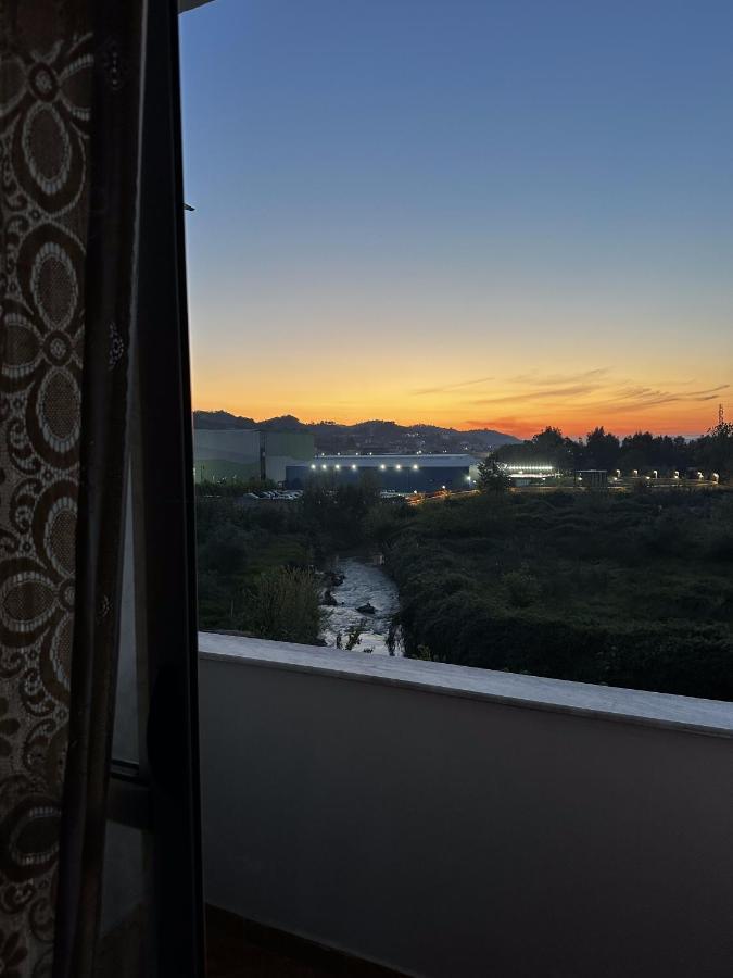 Sunny Riverside Tirana'S Oasis - Breakfast & Dinner Exteriör bild